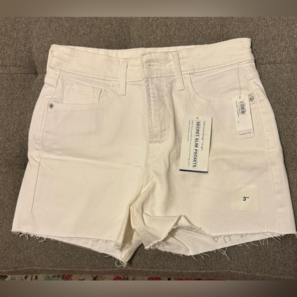 NWT Old Navy High Rise Secret Slim Pocket White Shorts 3”